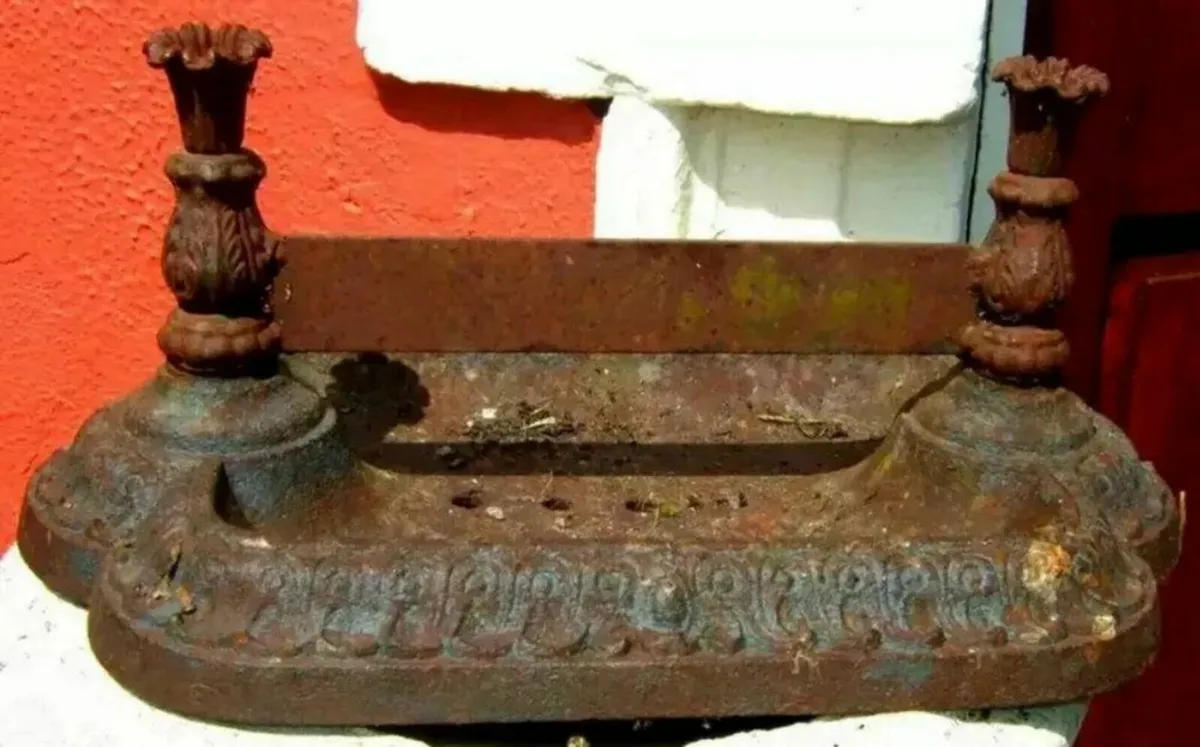 Vintage Cast Iron Boot Scraper - Image 3