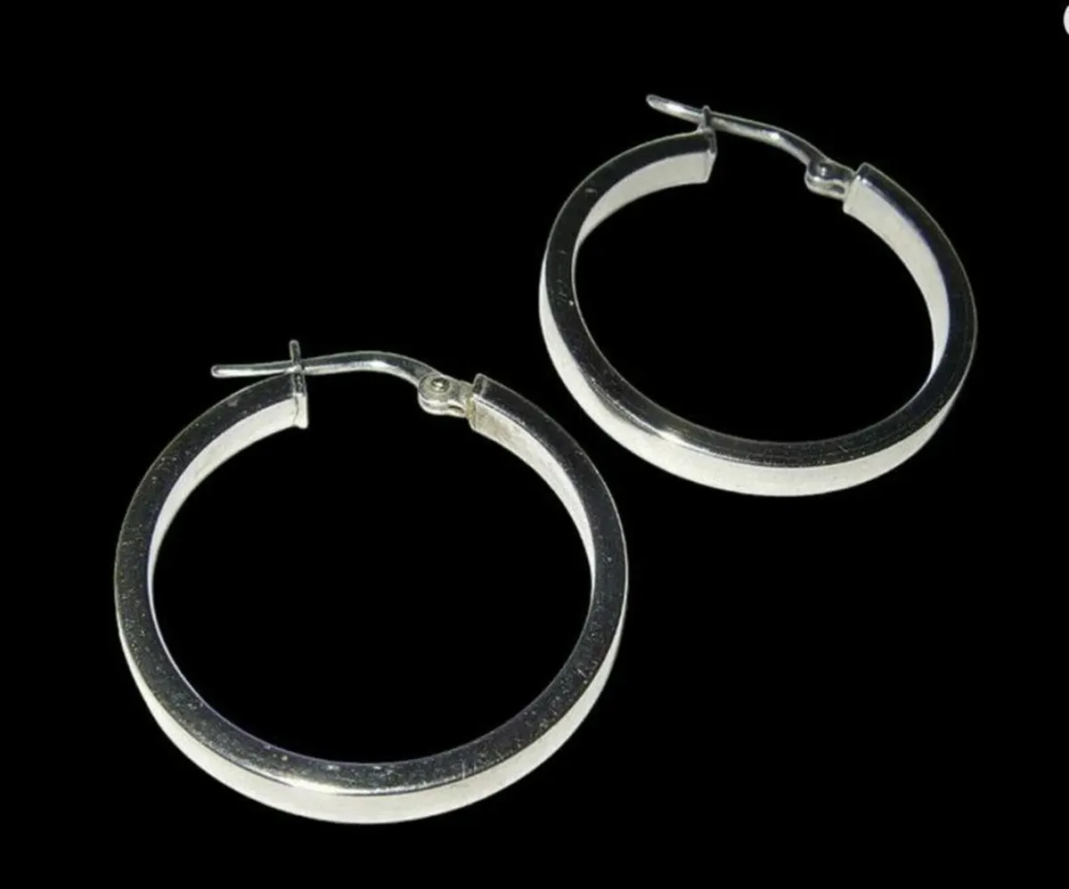Vintage 9ct White Gold Hallmarked Hoop Earrings - Image 2