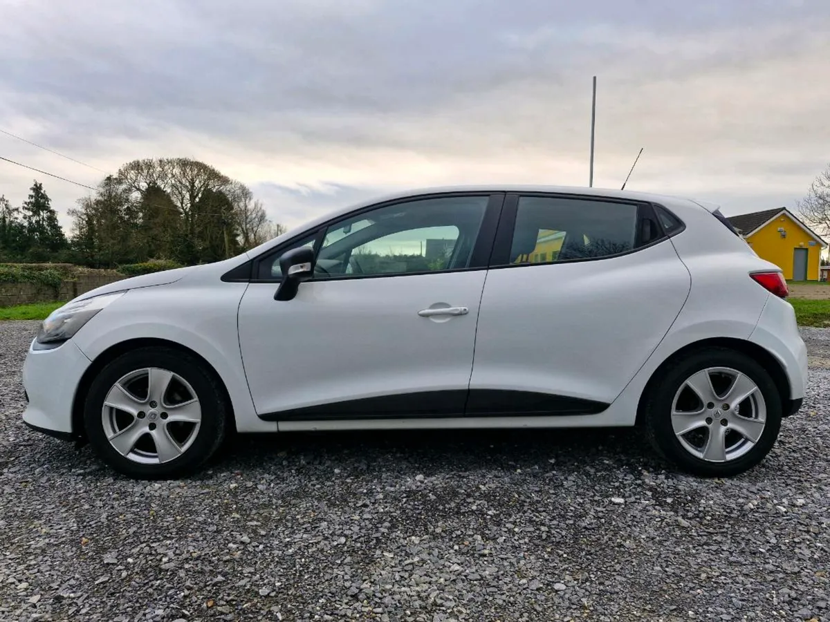 Renault Clio - Image 4