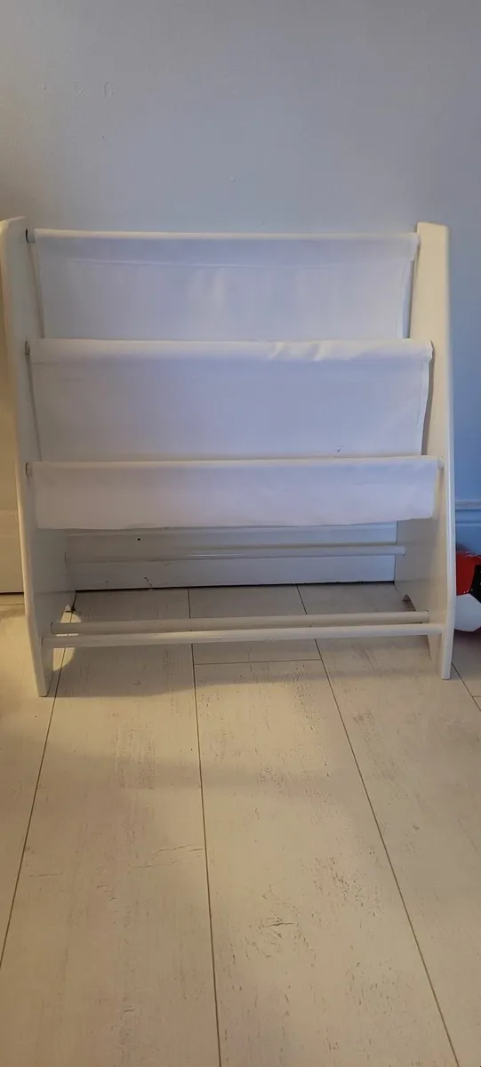 Children book case - Image 1