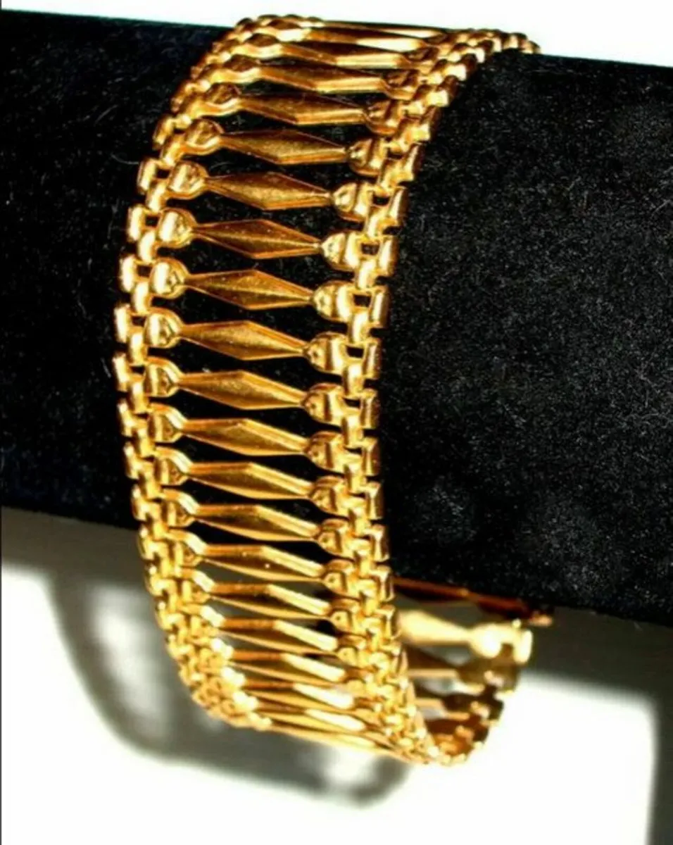 Vintage Hallmarked 9ct Gold Cuff Bracelet - Image 1