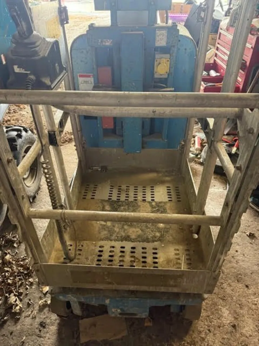 Genie GR 12 - Image 2