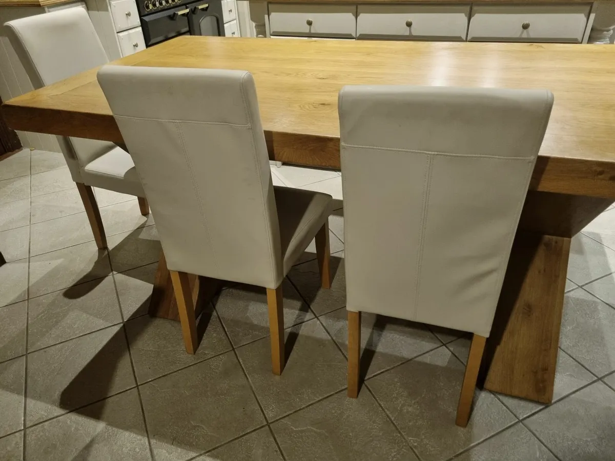 Oak dining/ kitchen table - Image 4