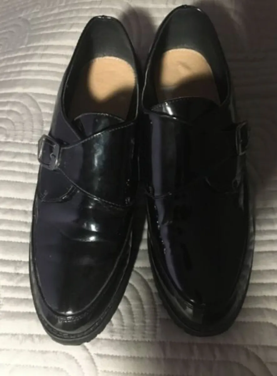 Black patent shoes - Size 7 - Image 2