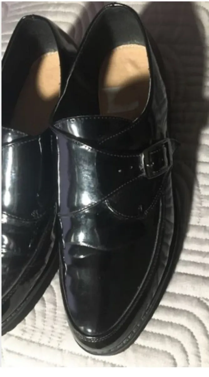 Black patent shoes - Size 7 - Image 3