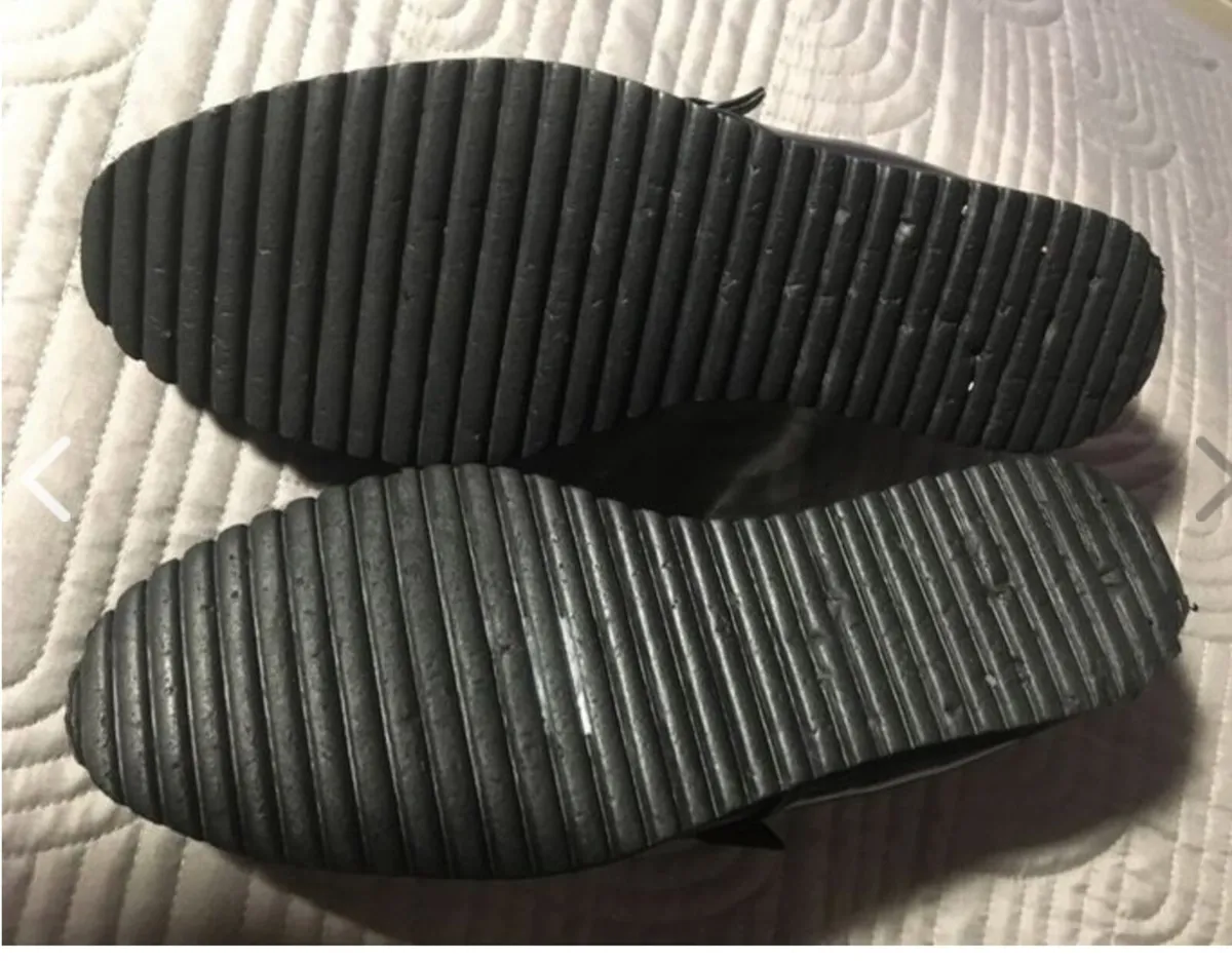 Black patent shoes - Size 7 - Image 4