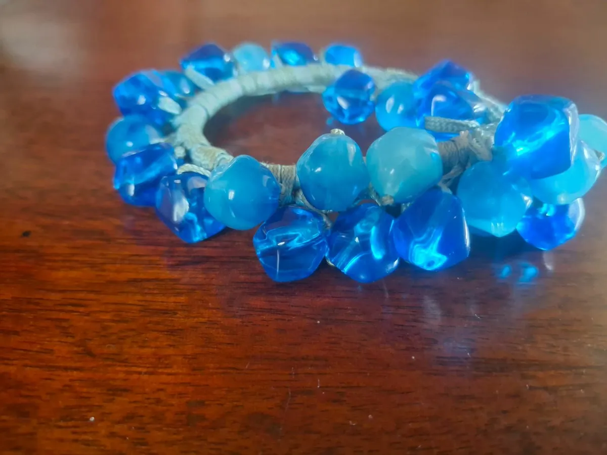 Unique Vintage Chunky Blue Beaded Bracelet - Image 2