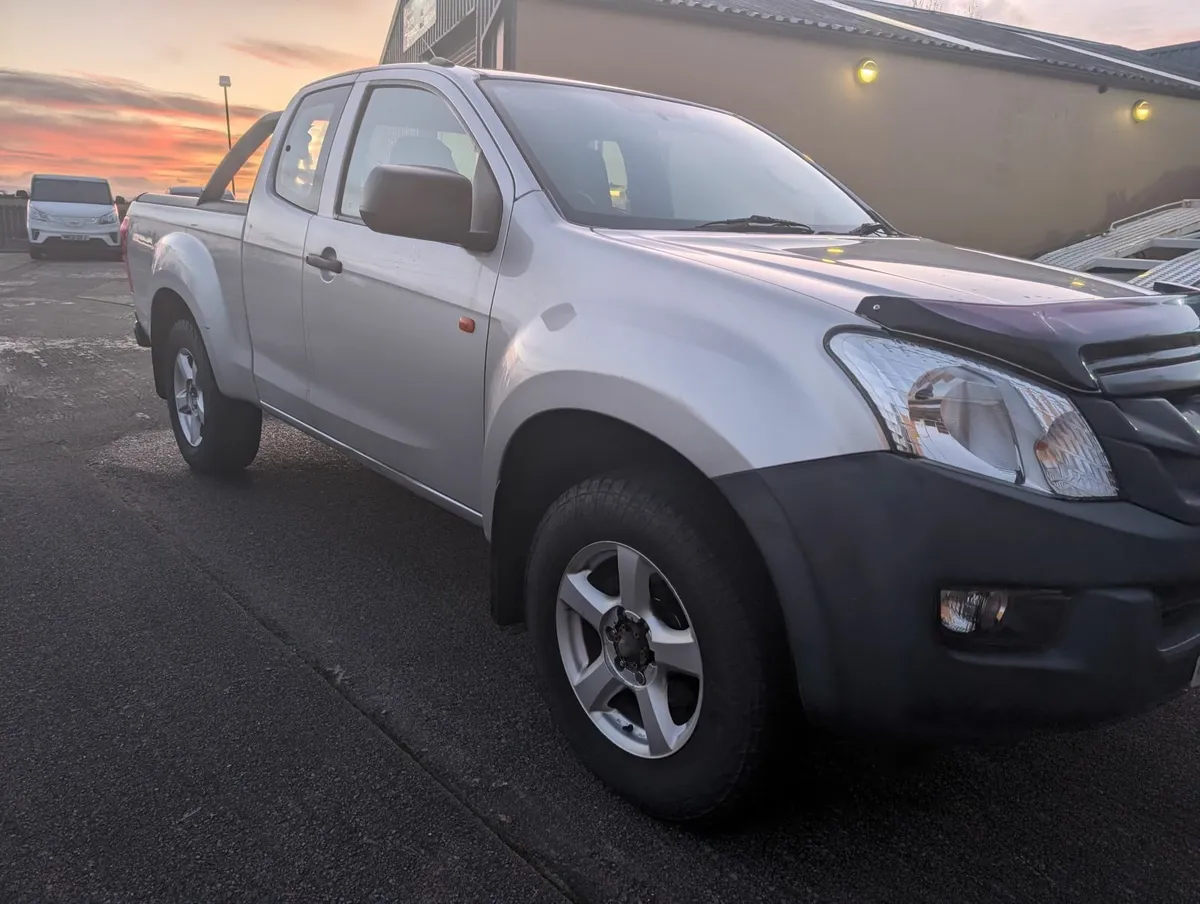 Isuzu D-Max 2017 - Image 2
