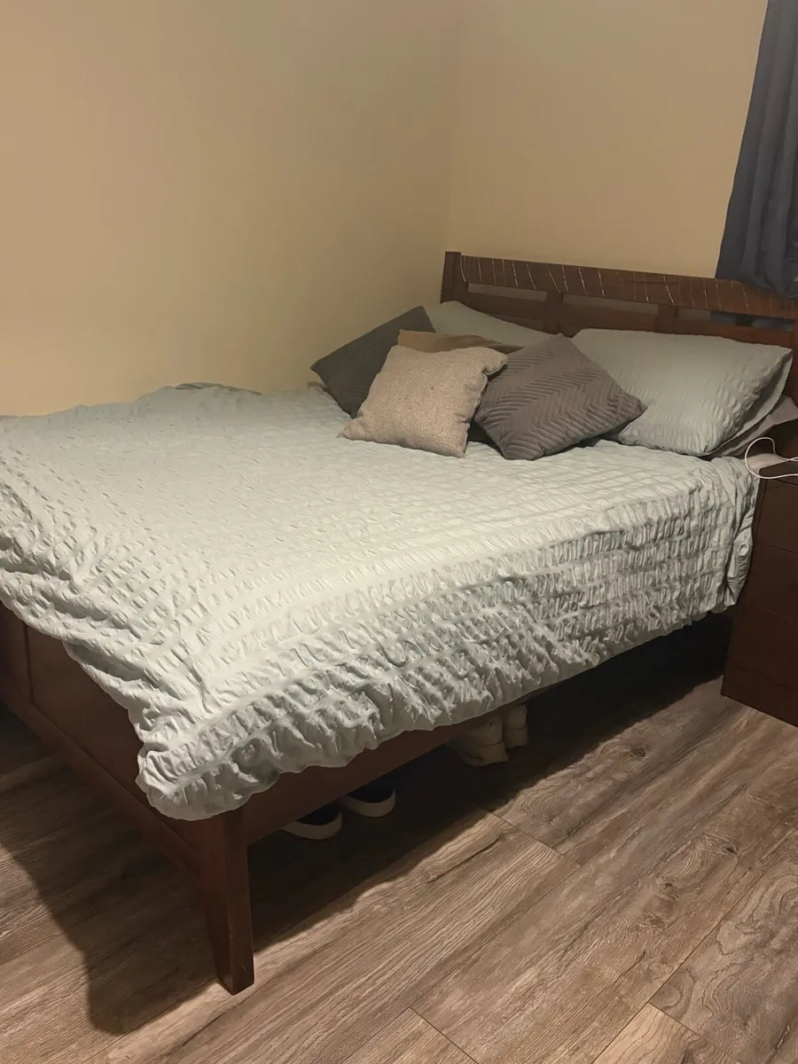 Double bed frame (4’6”) - Image 1
