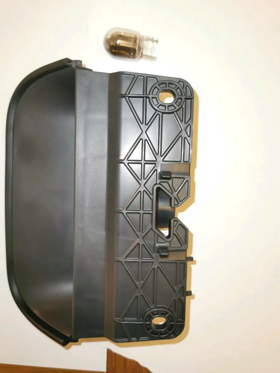 Honda crv 3rd brake light new - Image 4