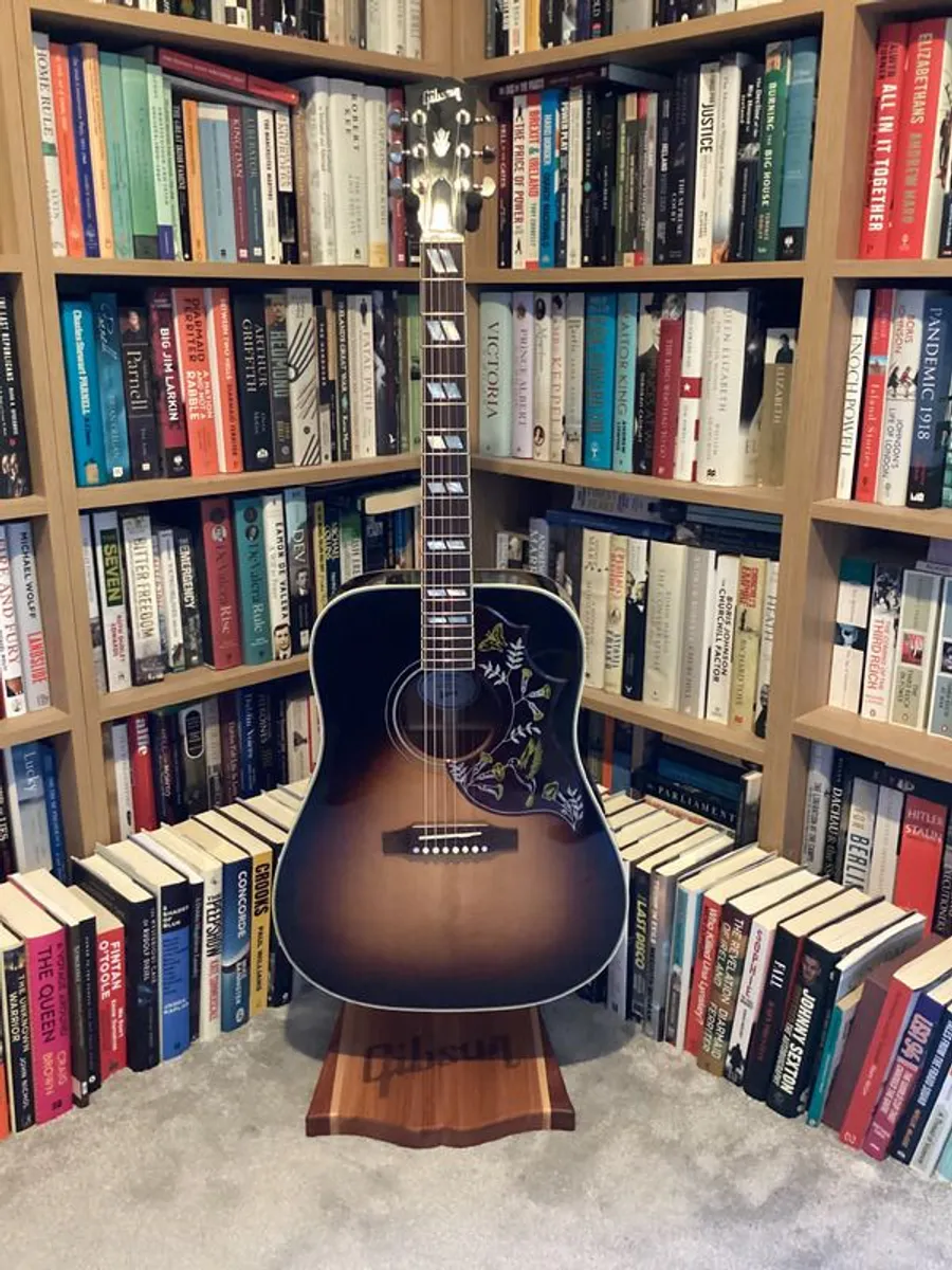 Gibson Hummingbird - Image 2