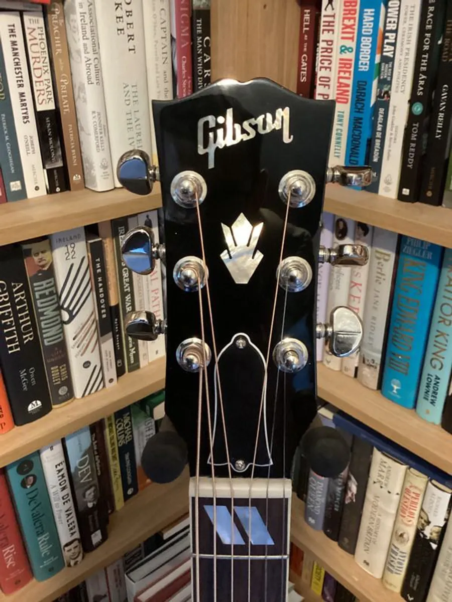 Gibson Hummingbird - Image 3