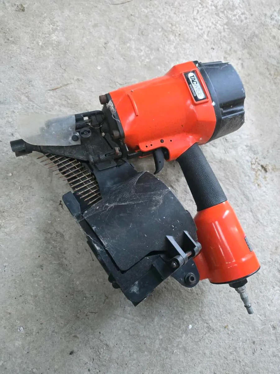 Air nail gun