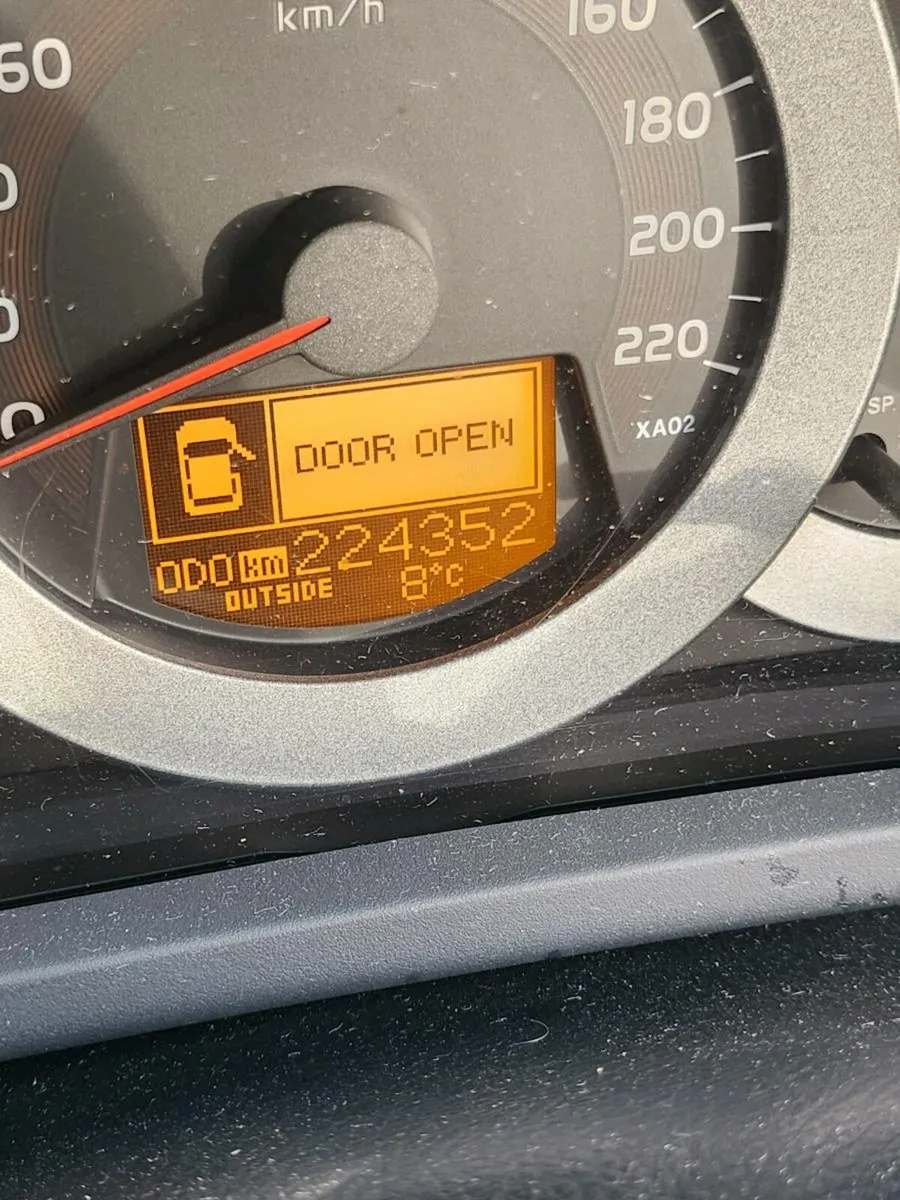 Rav4 Toyota 2.0 petrol - Image 3