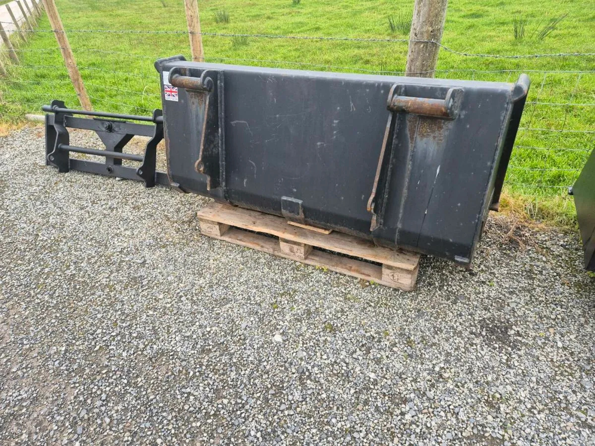 Loader buckets and graipes - Image 1