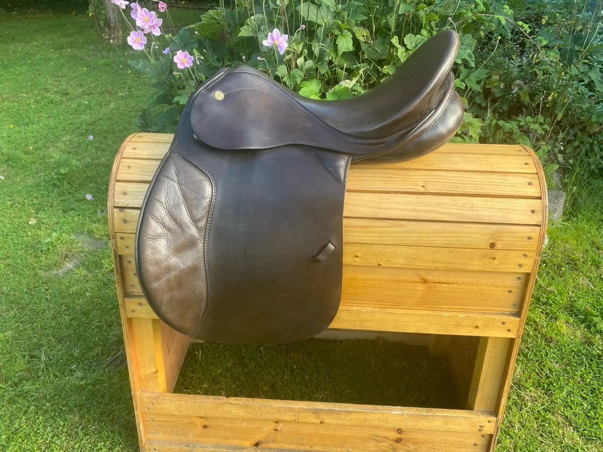 Prestige brown Leather saddle - Image 2