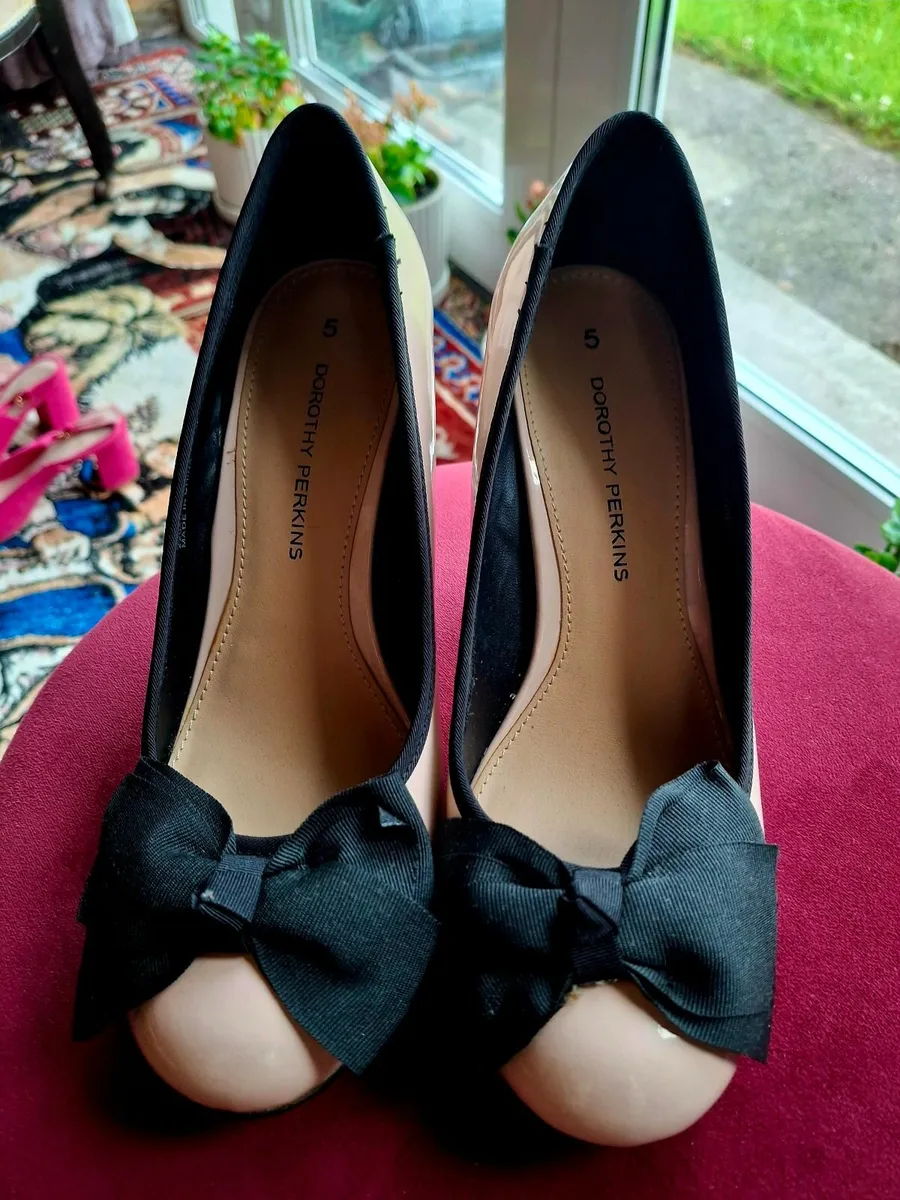 Selling a stunning pair of Dorothy Perkins shoes.. - Image 4