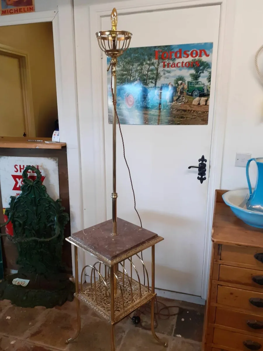Early 1900s granite top brass floor lamp - Image 3