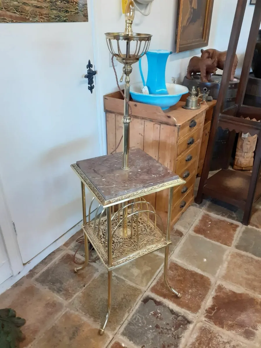 Early 1900s granite top brass floor lamp - Image 1