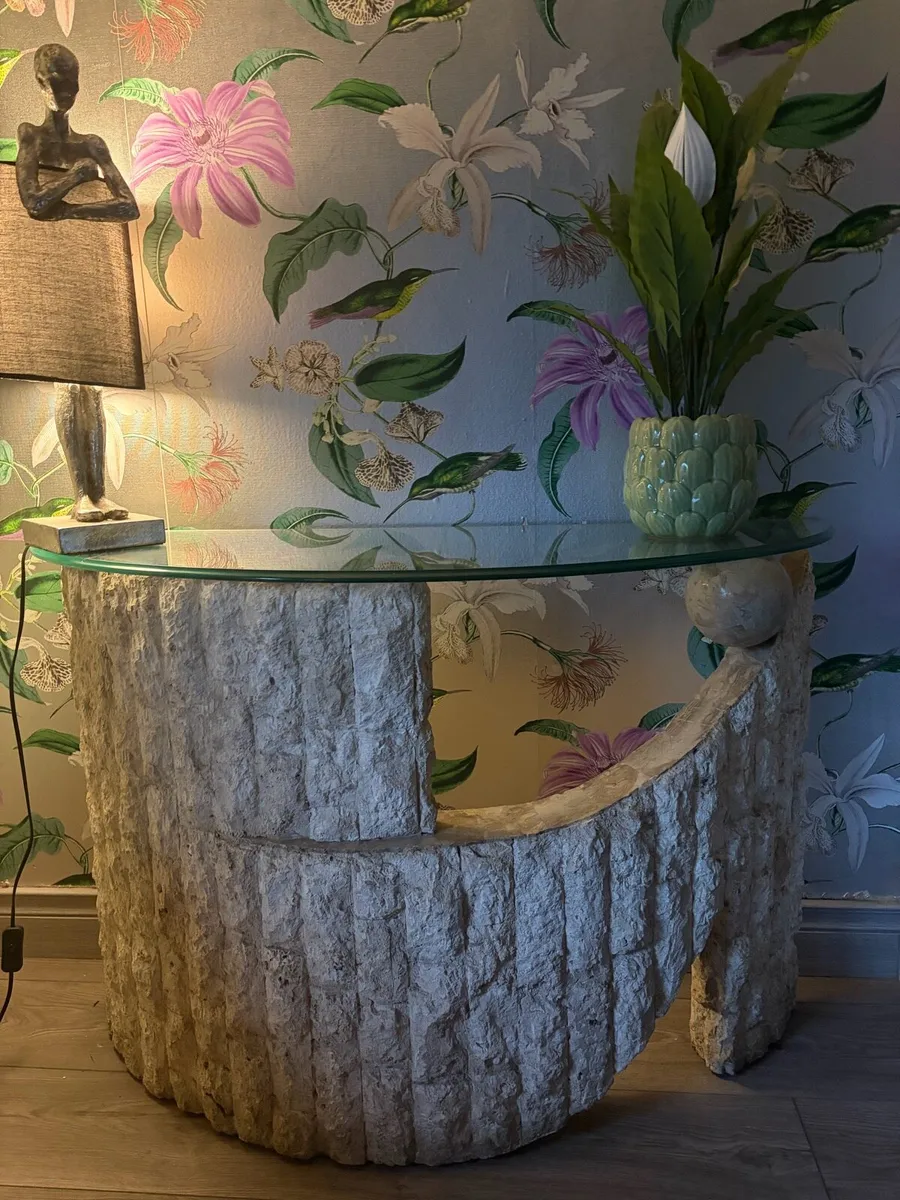 Occasion Hall or Sitting Room Table - Image 1