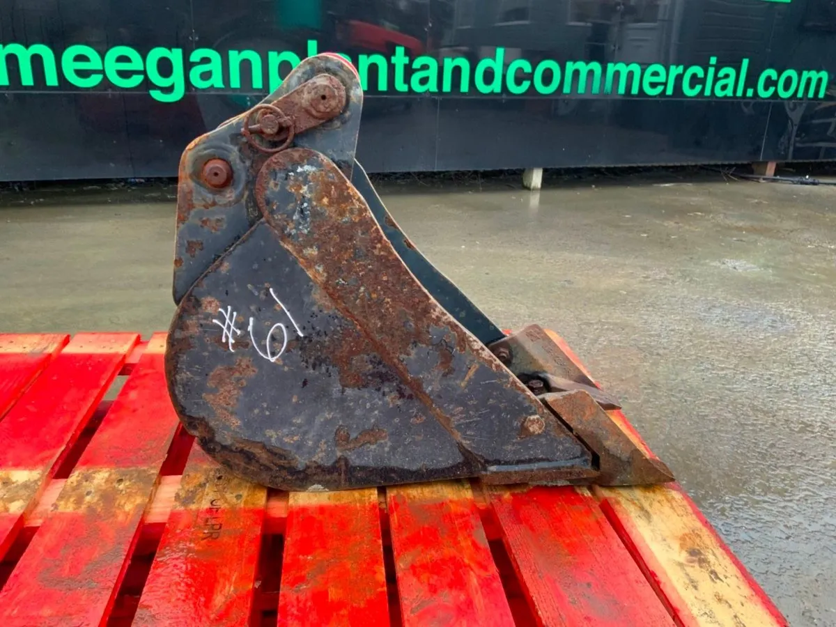 9" MINI DIGGER BUCKET..........30mm PINS......... - Image 4