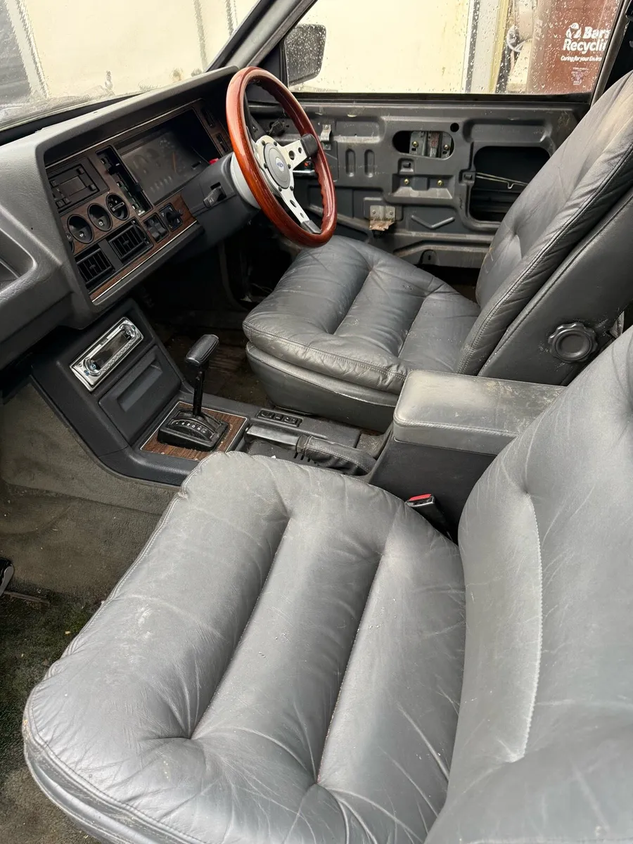 1984 ford Granada - Image 2