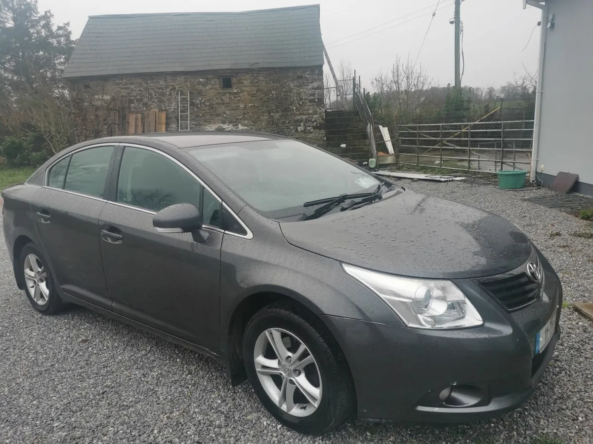 Toyota Avensis 2011 - Image 1
