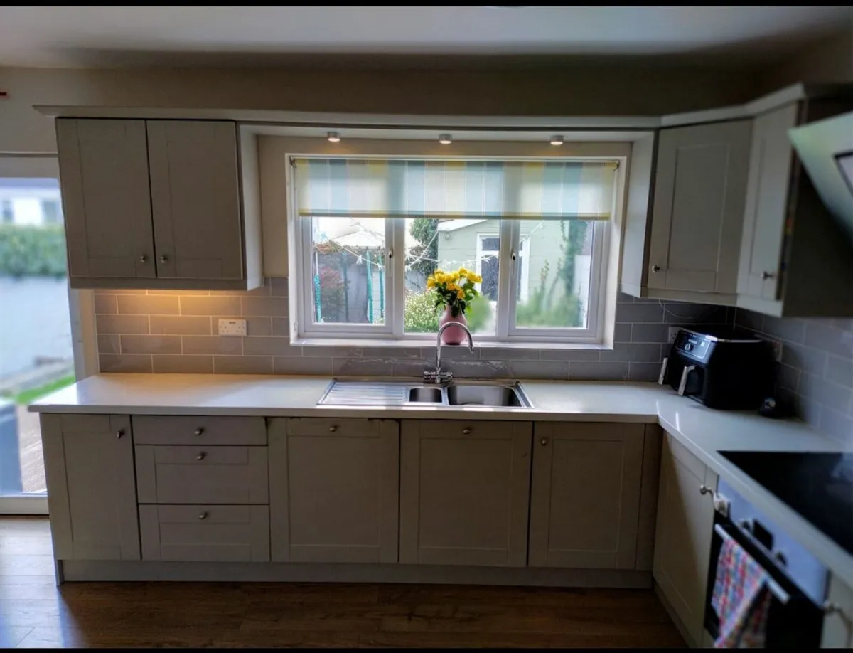 Full kitchen for sale - Image 3