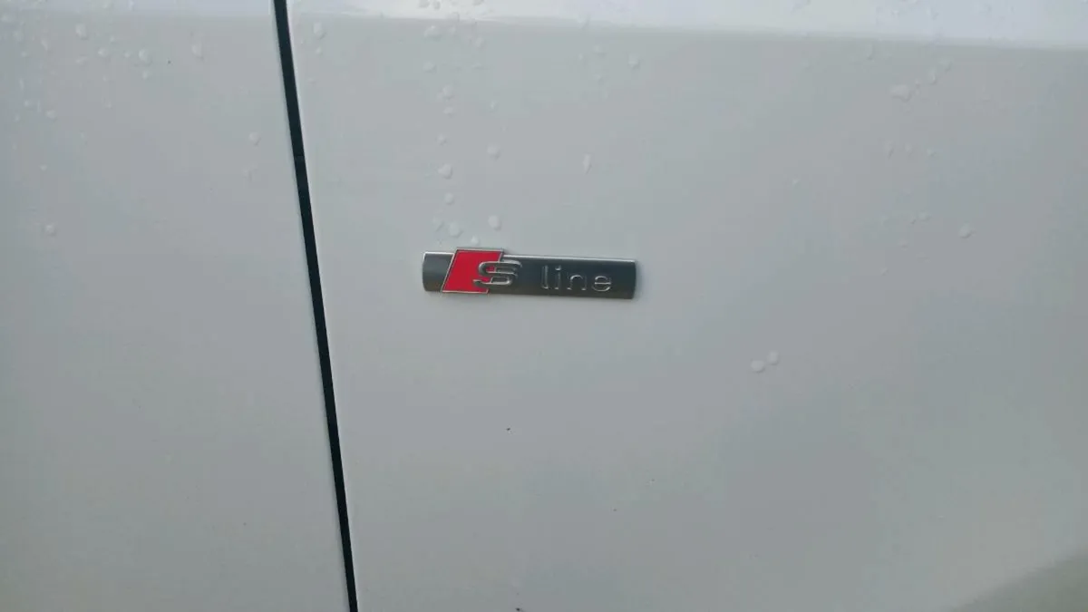 Audi q5 ,sline ,black,edition - Image 3