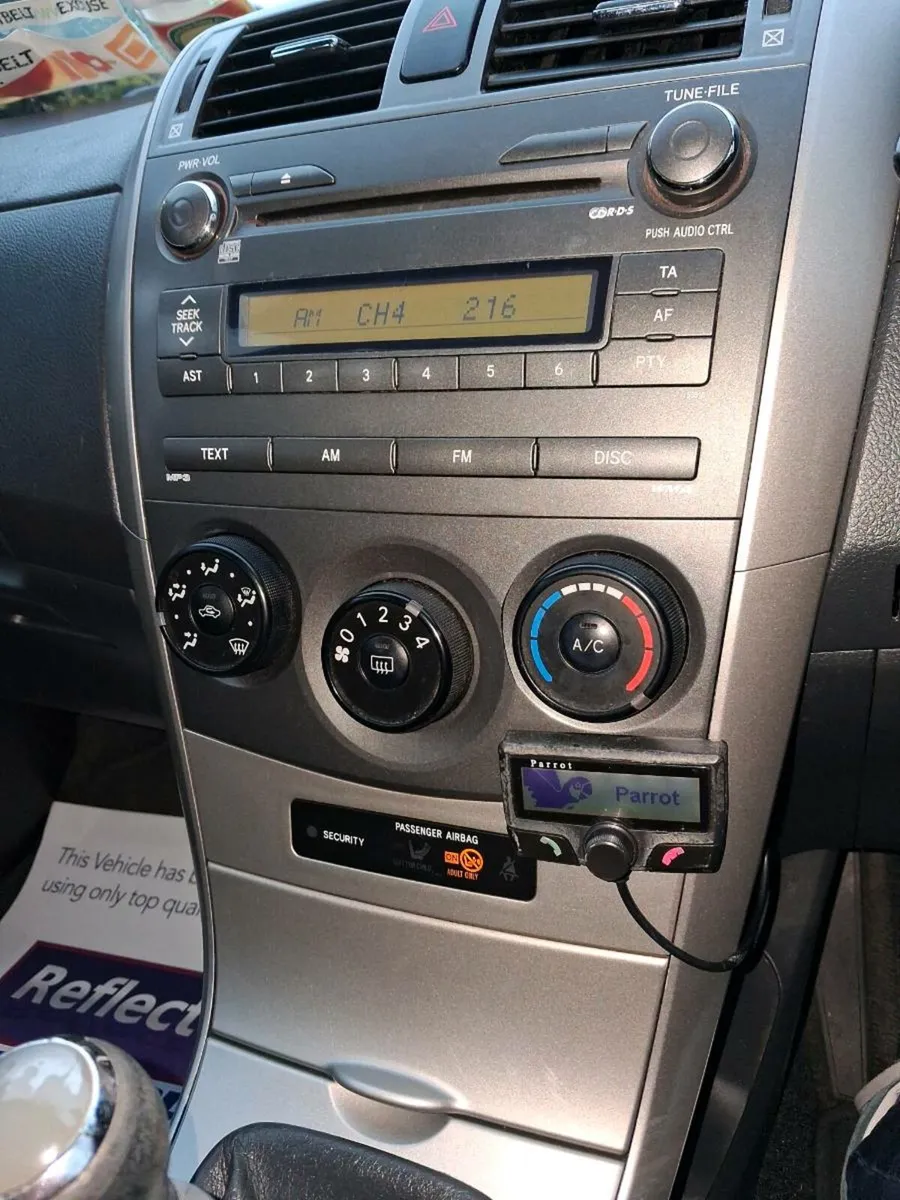 Toyota corolla - Image 4