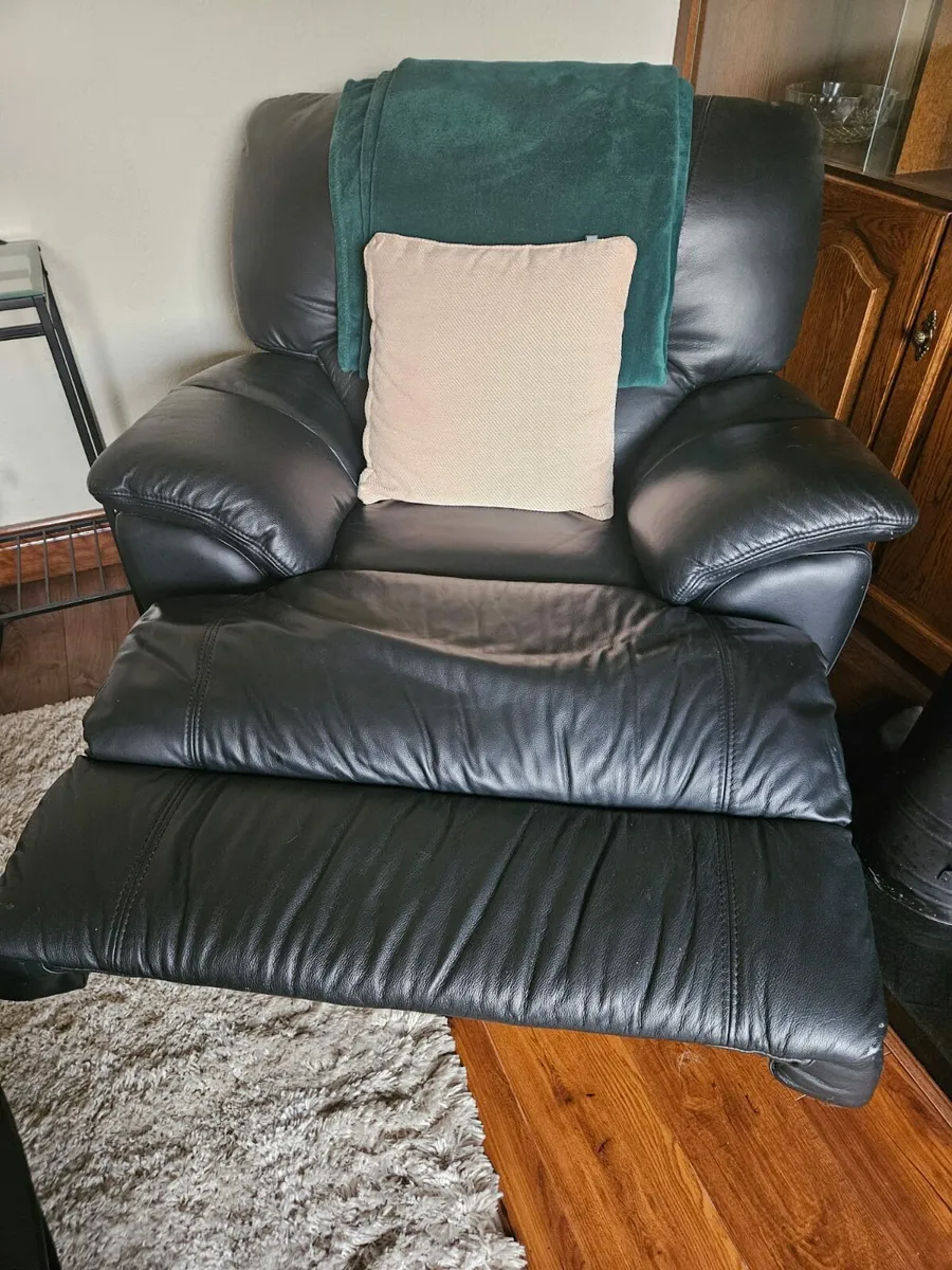 Leather Suite - Image 2