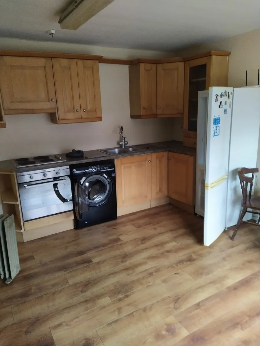 Flat to rent - Image 2