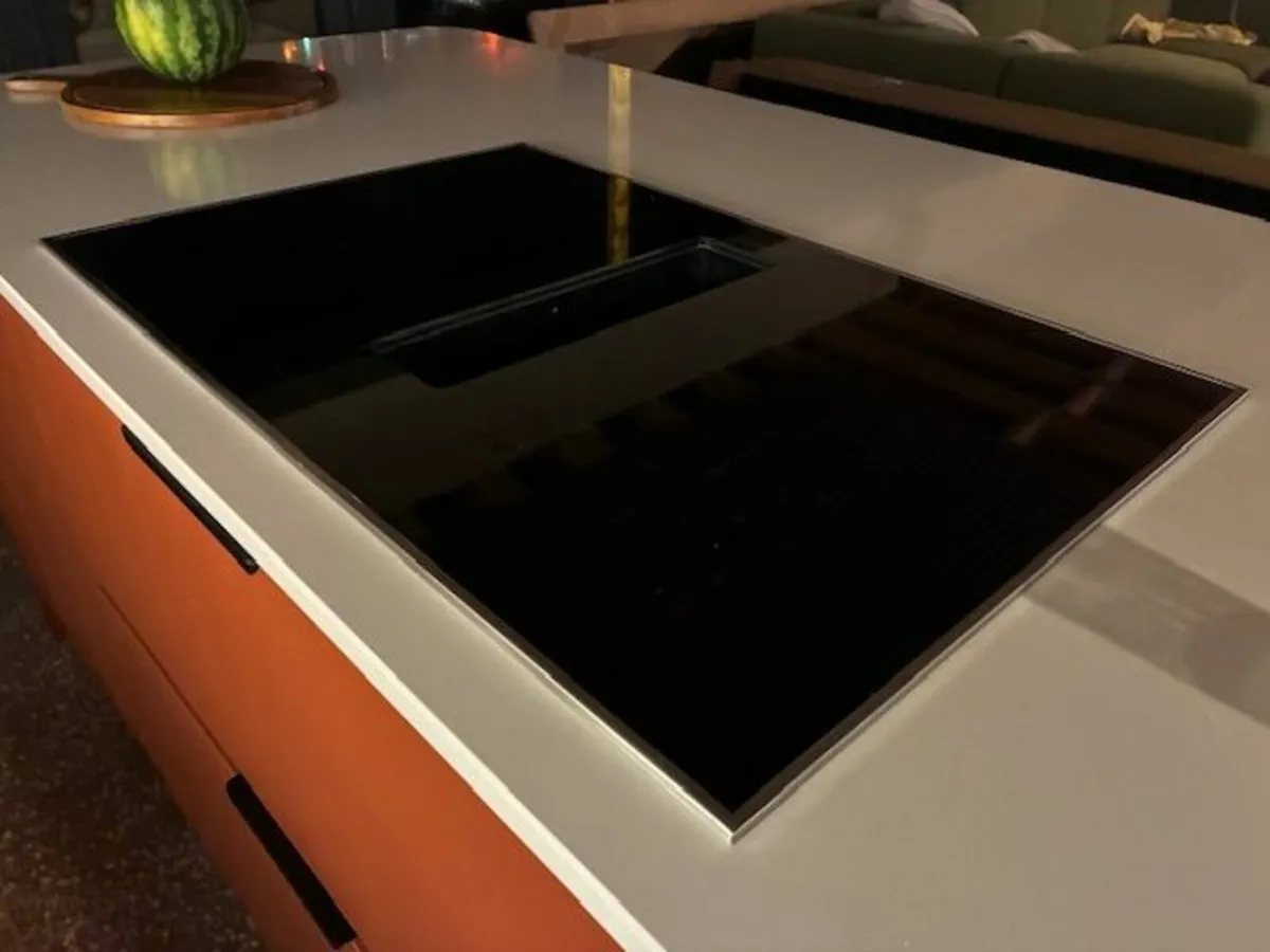Miele Induction Hob with Integrated Extractor Fan - Image 3
