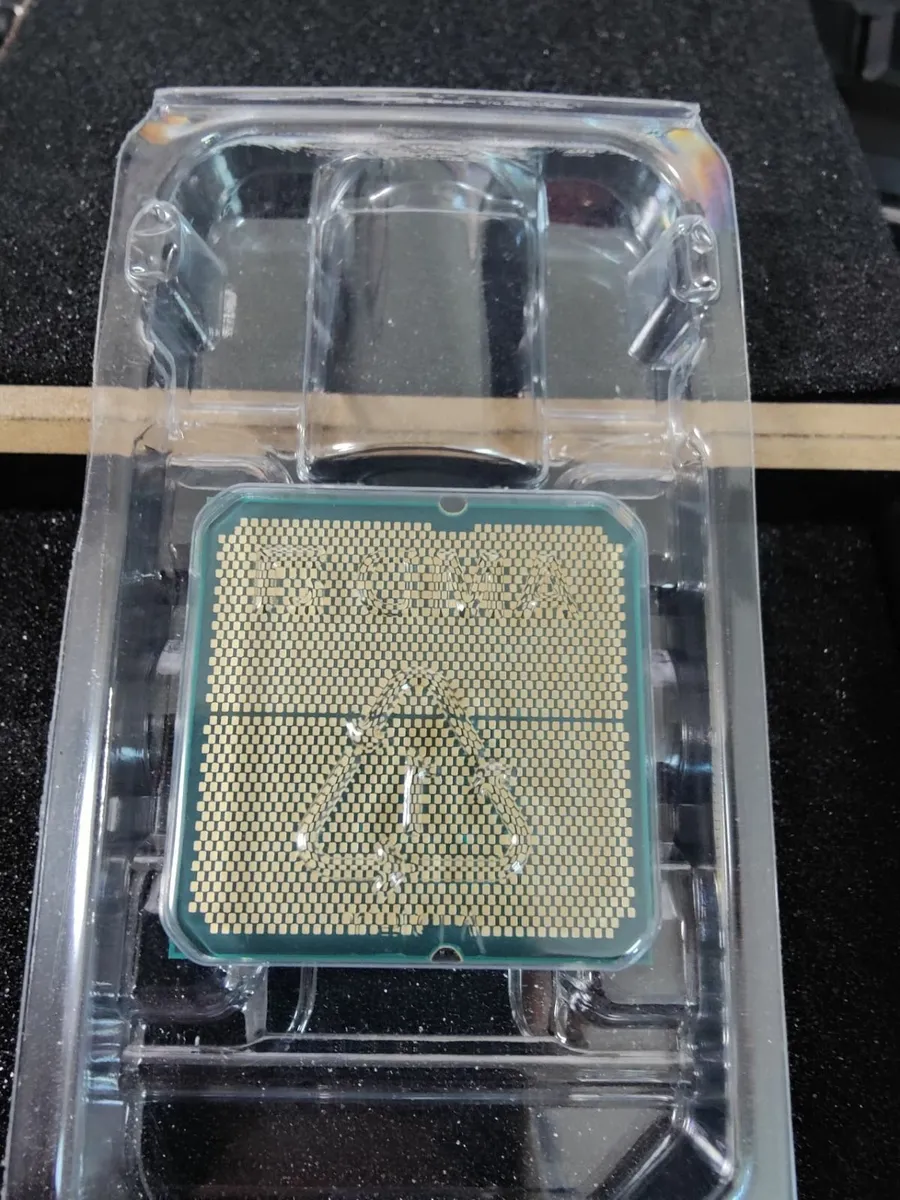 Brand New AMD Ryzen 7 7700 Desktop Processor - Image 2
