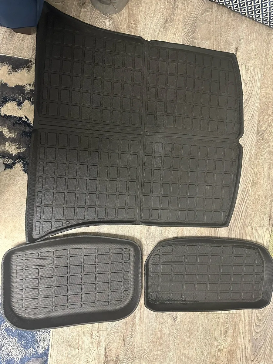 Tesla M3/Y accessories mats and inner drawers - Image 1
