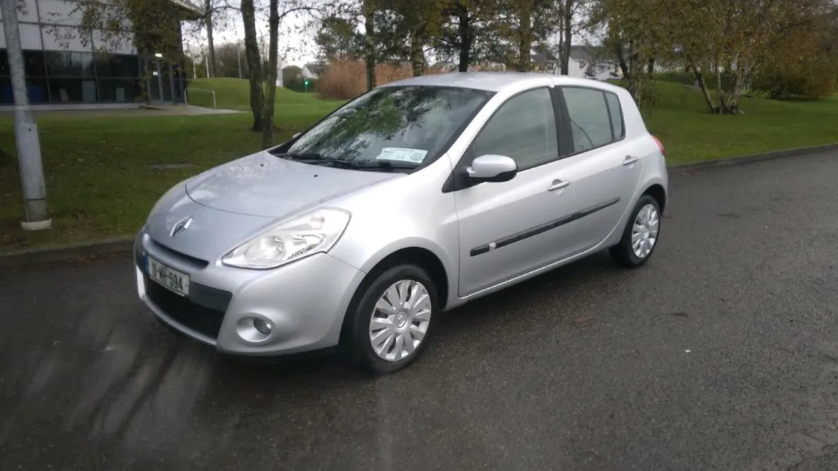 Renault Clio. Only 80KMS. Brand New NCT 2027 - Image 2