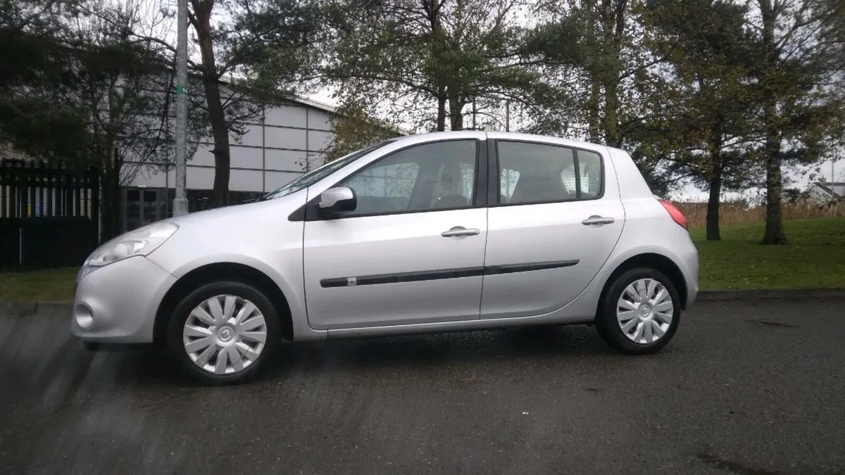 Renault Clio. Only 80KMS. Brand New NCT 2027 - Image 1