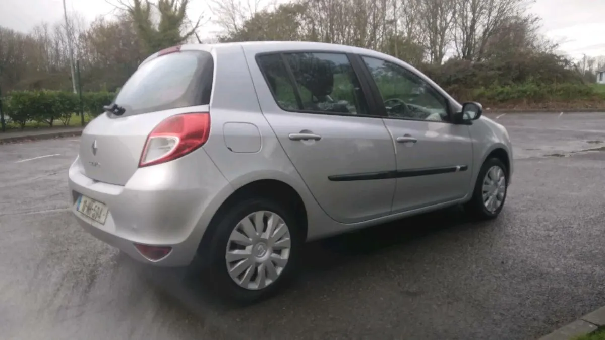 Renault Clio. Only 80KMS. Brand New NCT 2027 - Image 4