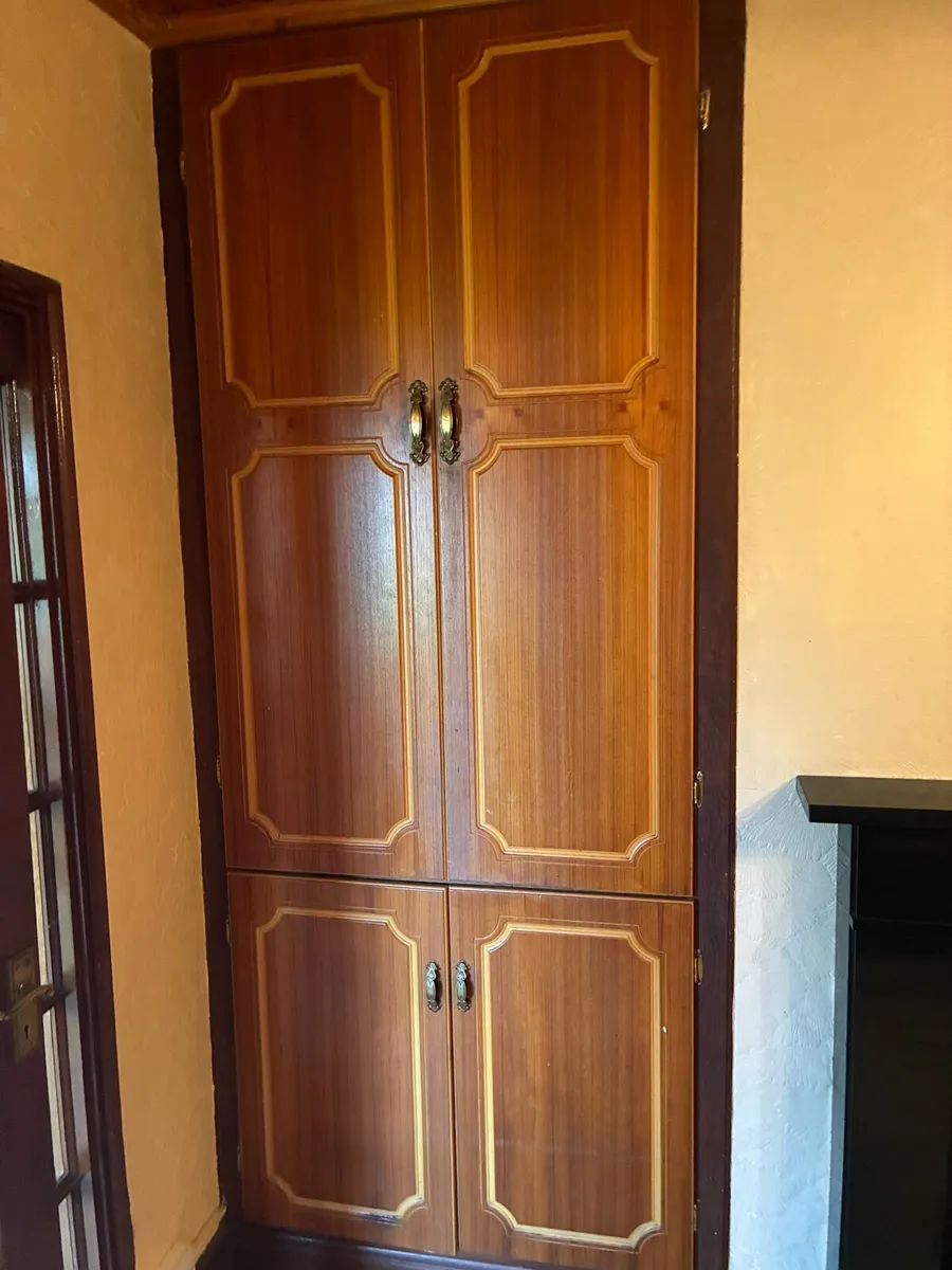 Press doors - Image 1