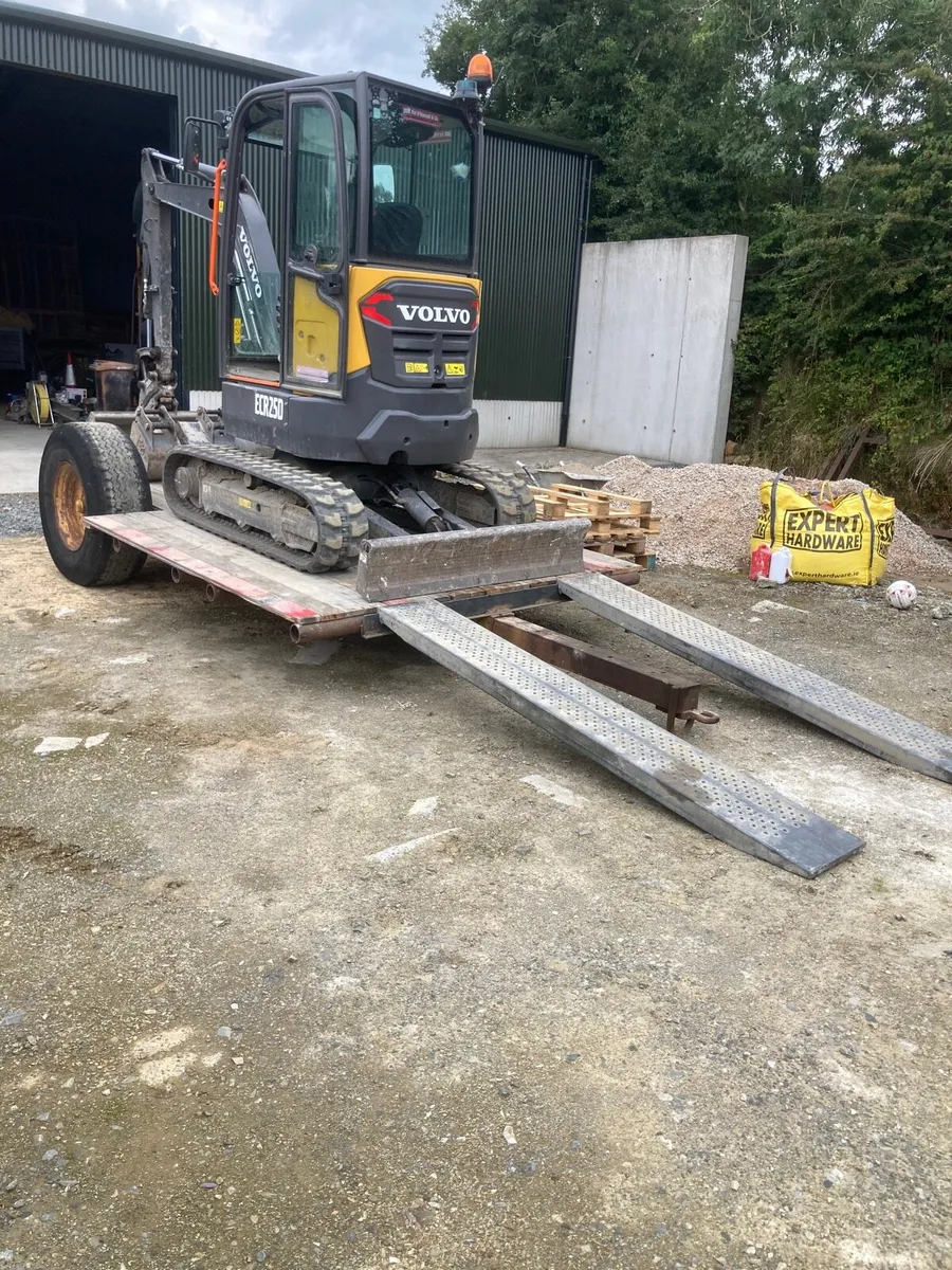 Low loader/ bale trailer - Image 1