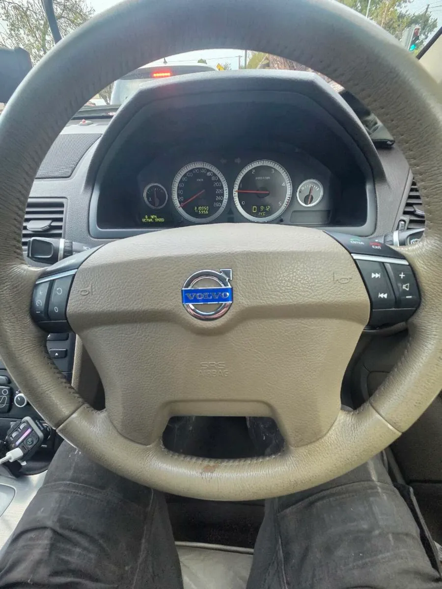 Volvo xc90 - Image 4