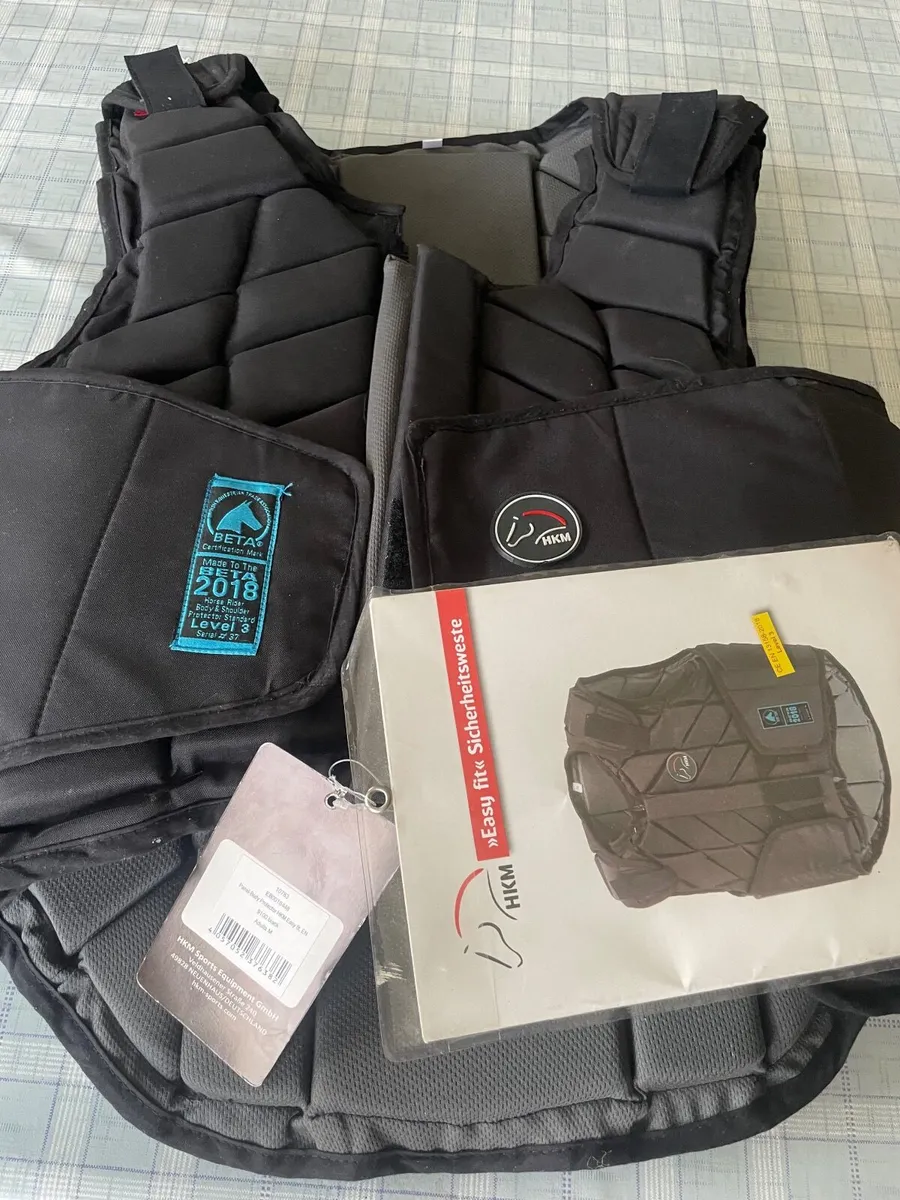 Equine new body protector adult medium - Image 2