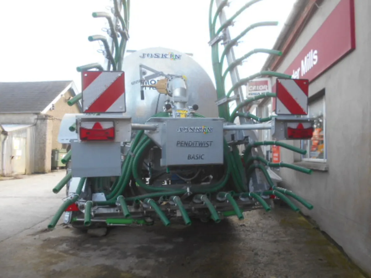 JOSKIN 11000L (2500g) TANKER & 7.5m BOOM: 11016387 - Image 2