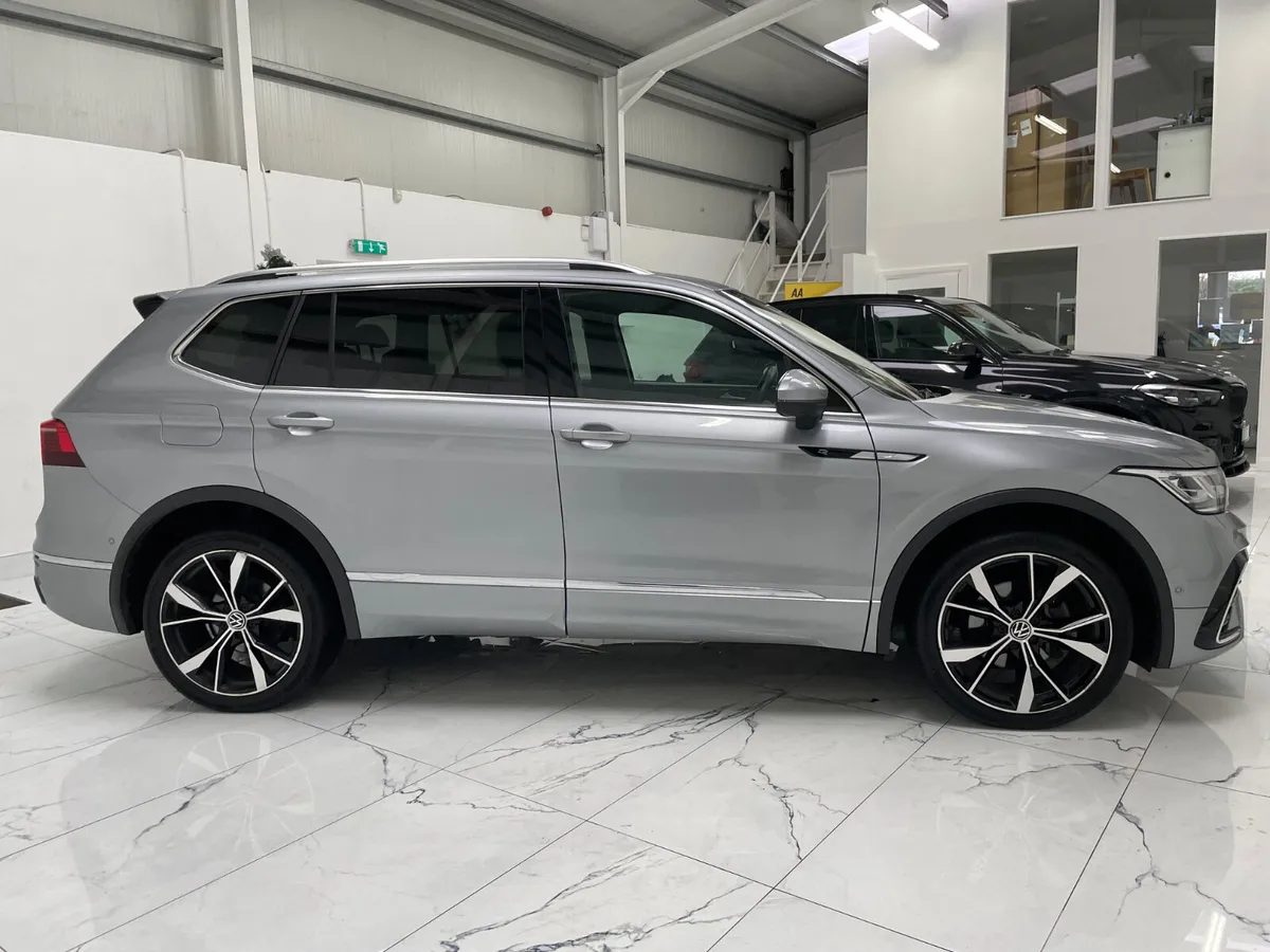 Volkswagen Tiguan 2023 - Image 2