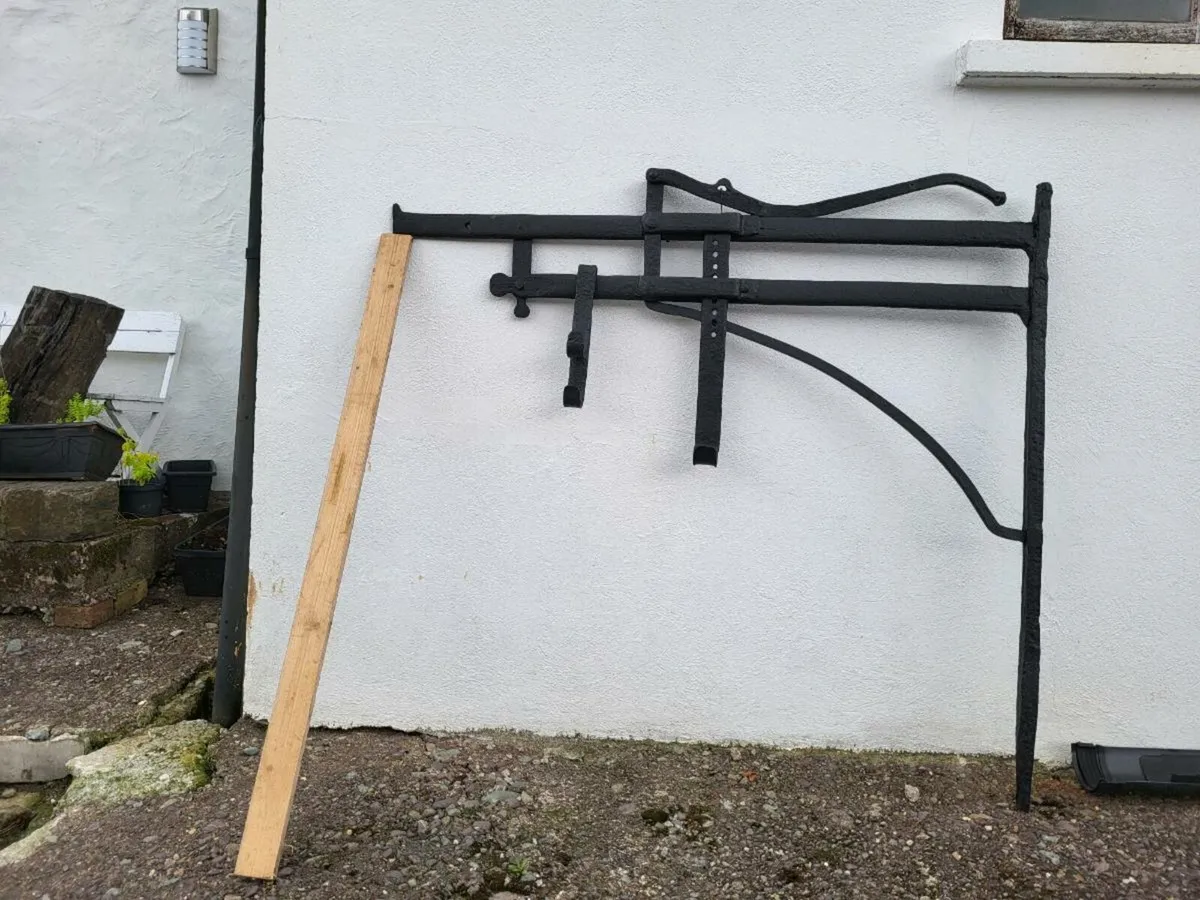 Fire crane - Image 1