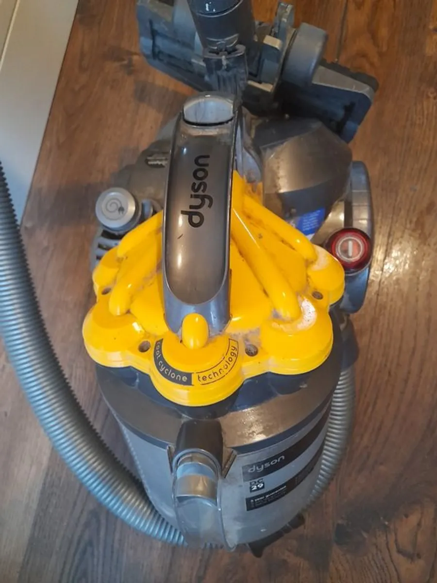 Dyson DC 29 Vacuum Cleaner - Image 3