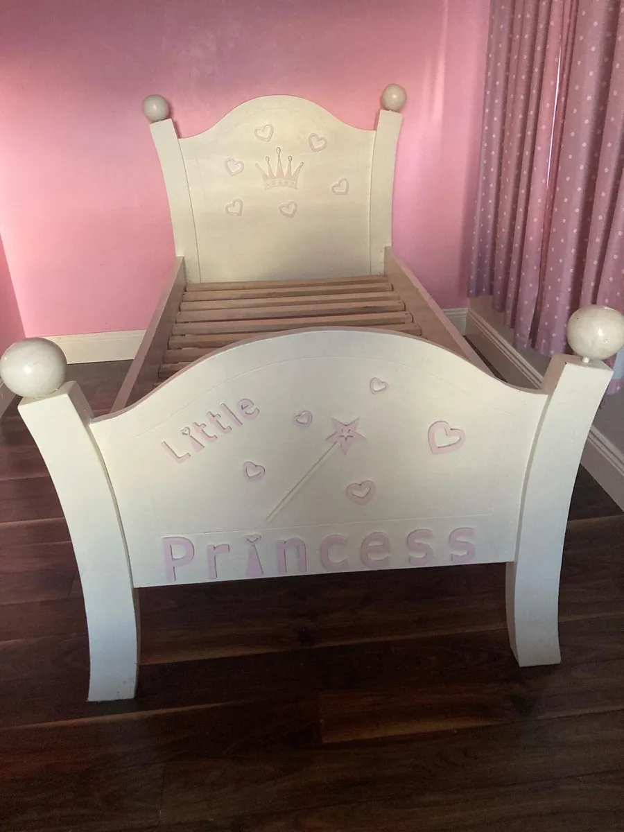 Girls princess beds - Image 1