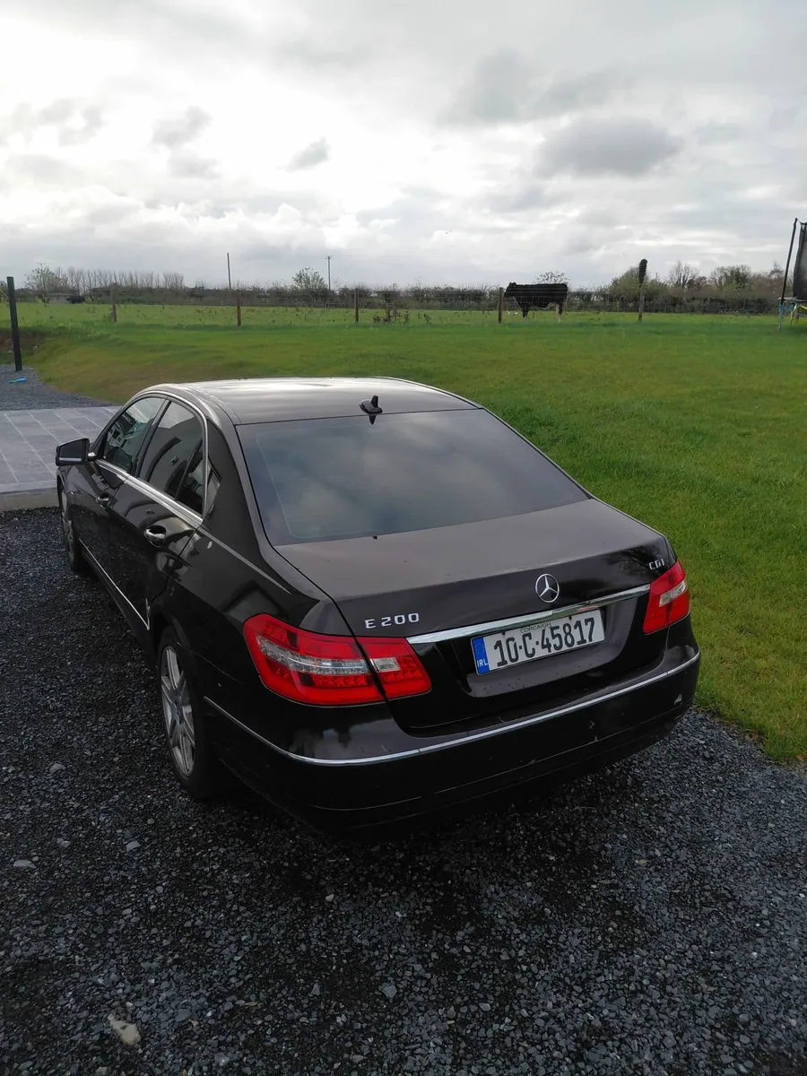 Mercedes-Benz E-Class 2010 - Image 3