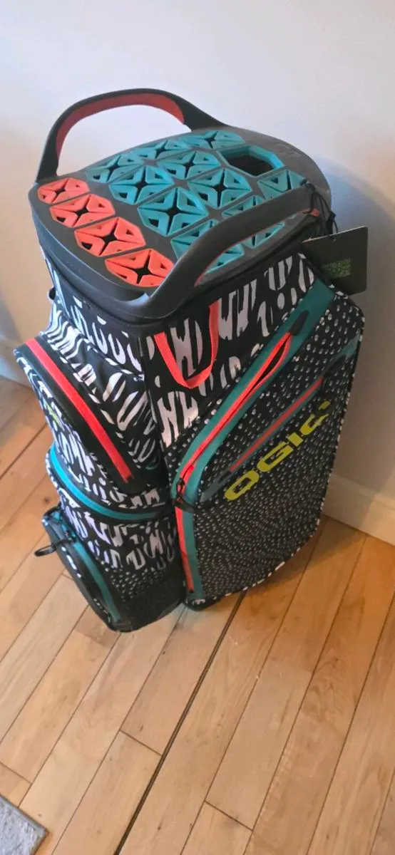 Brand New OGIO waterproof cart bag - Image 3