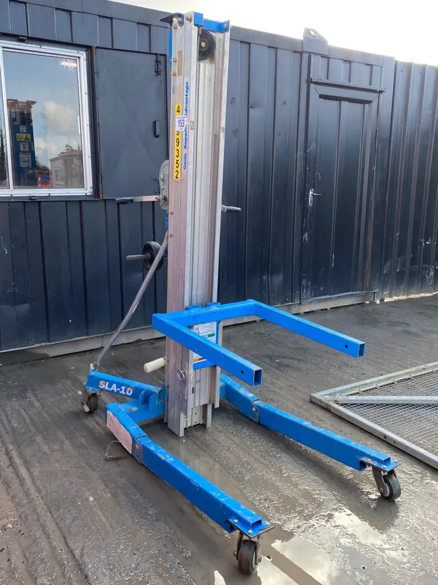 Genie SLA-10 Material Lift - Image 1